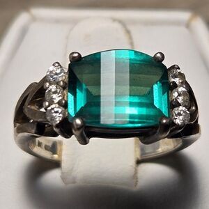 Green vintage sterling silver ring sz 6